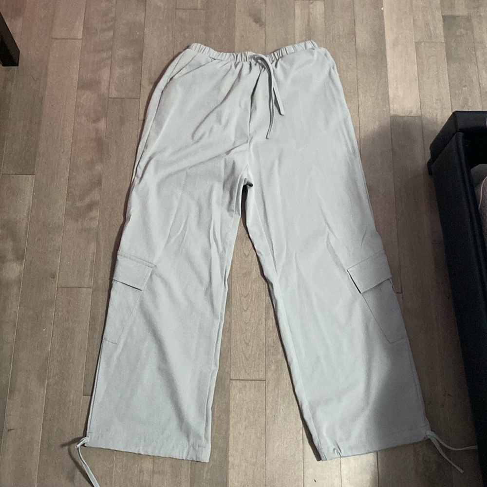 Light grey parachute pants for STREETWEAR style